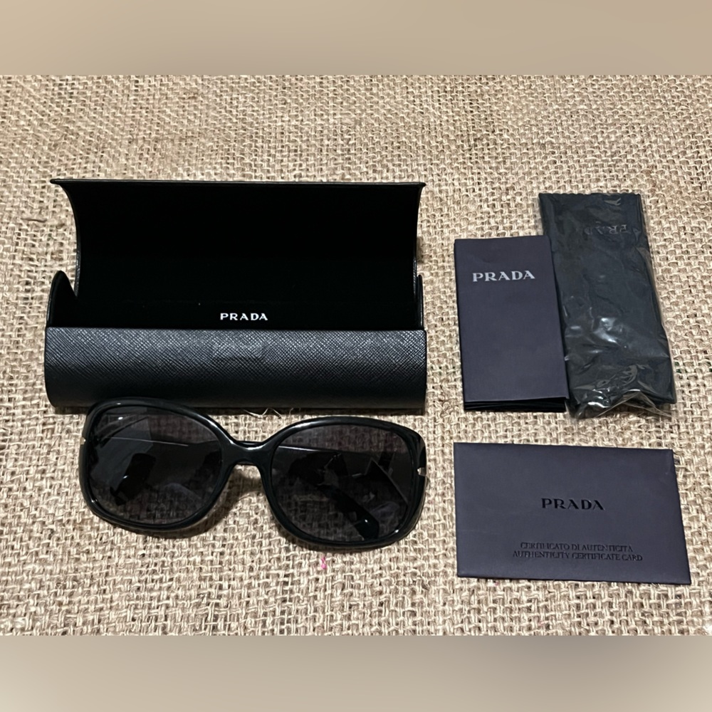 Prada sunglasses - Picture 2 of 9